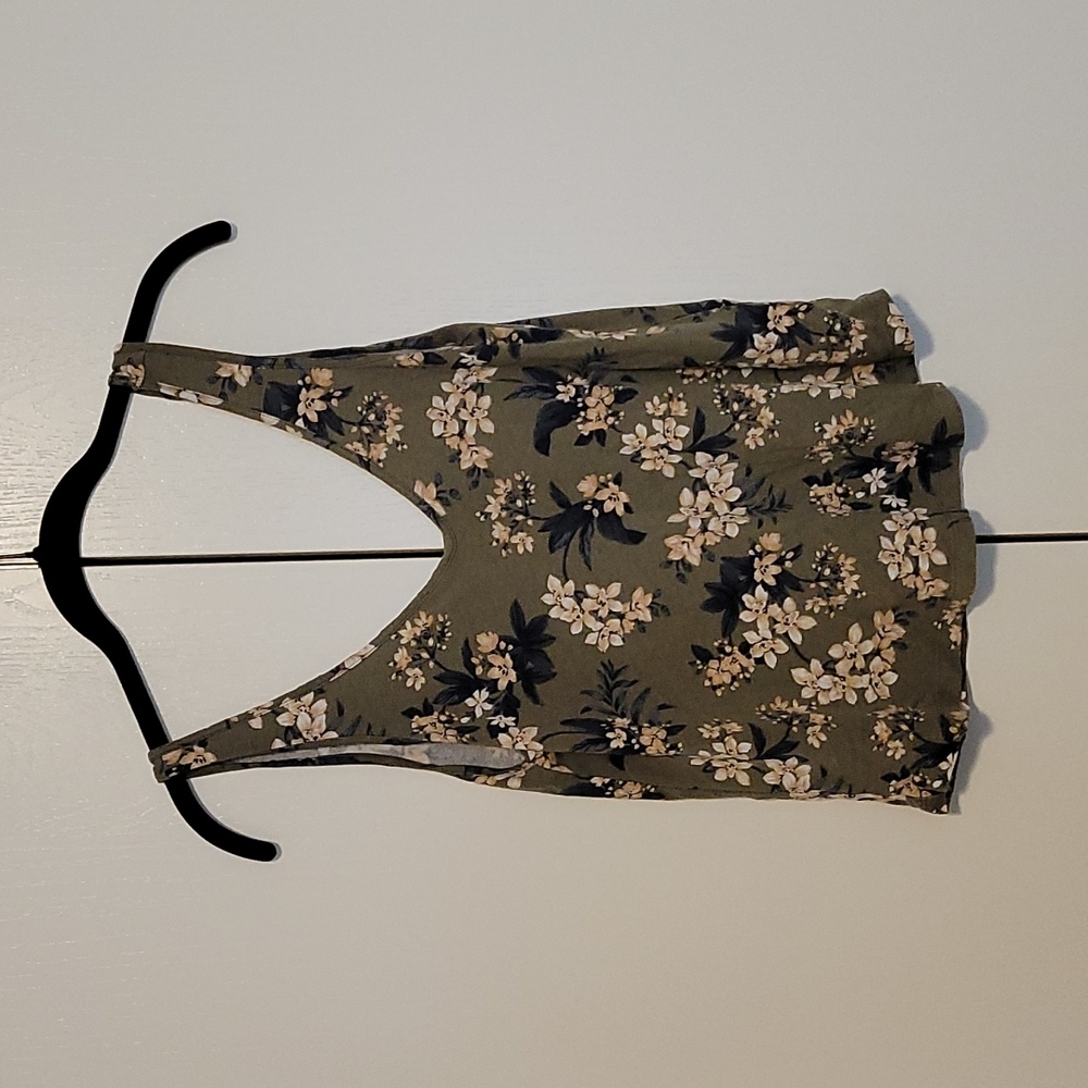 American Eagle Floral S&S Crepe Tank